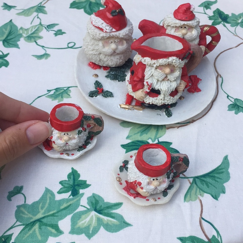 Miniature Santa/Christmas Tea Set - Picture 2 of 7